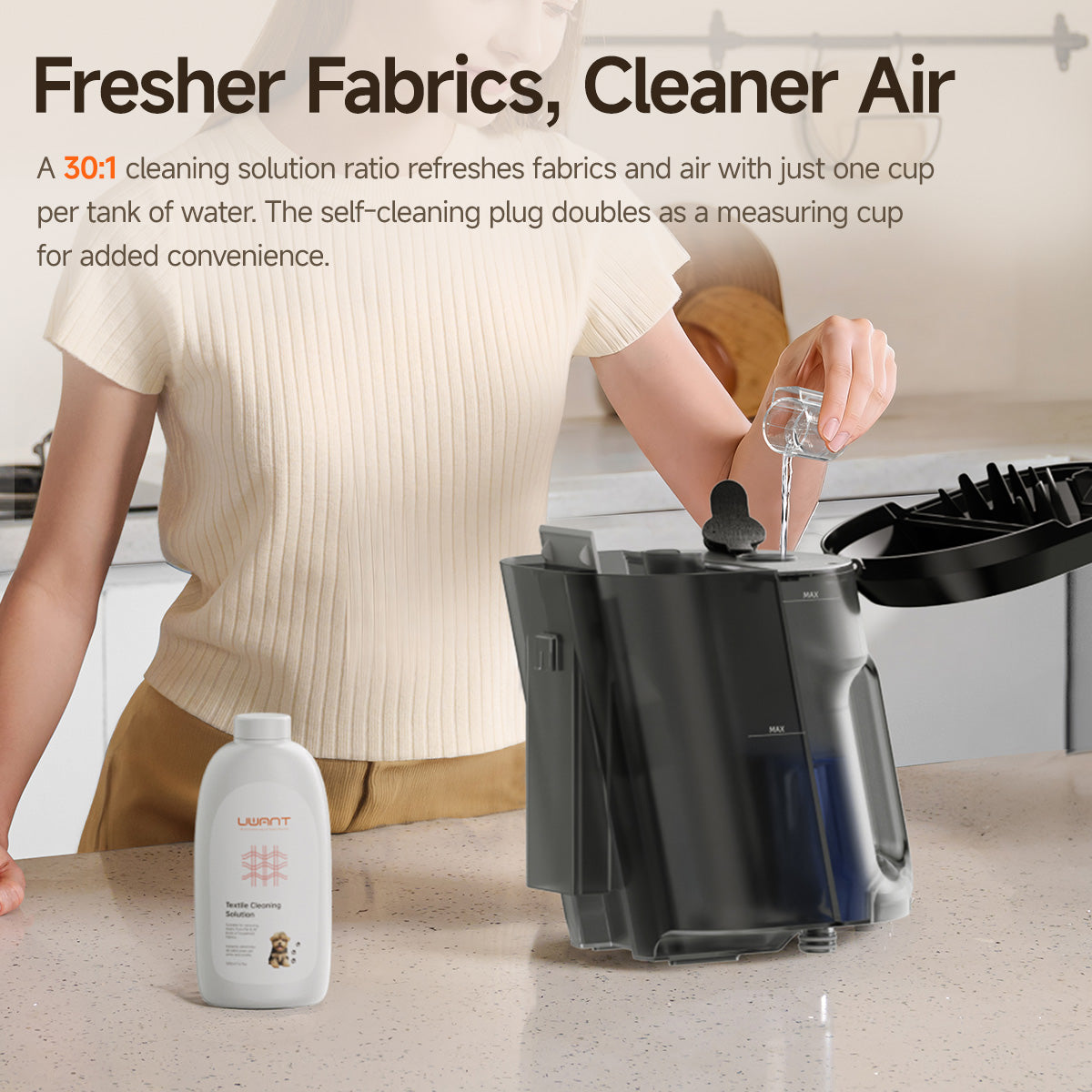 UWANT Y100 mit Wassertank und Einfüllöffnung, daneben Dose