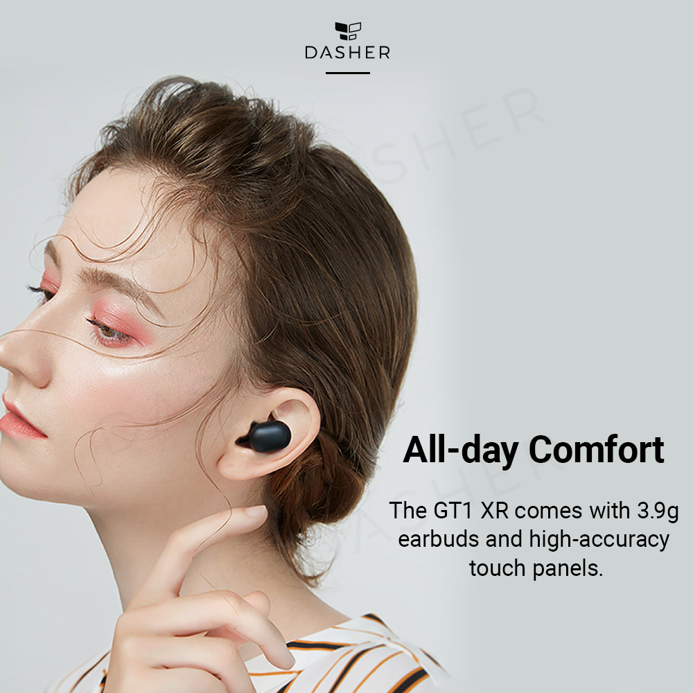 Schwarzer In-Ear-Ohrhörer im Ohr, seitliche Ansicht mit leicht sichtbarer Faceplate