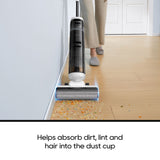 Roller Brush-Aufsatz am Staubsauger, mit grauer Walze für Hartböden